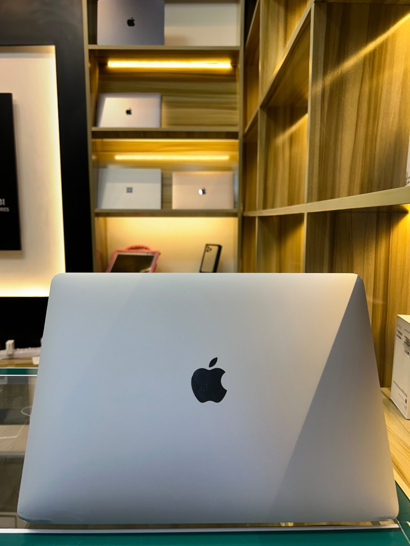 SALE. Macbook m1