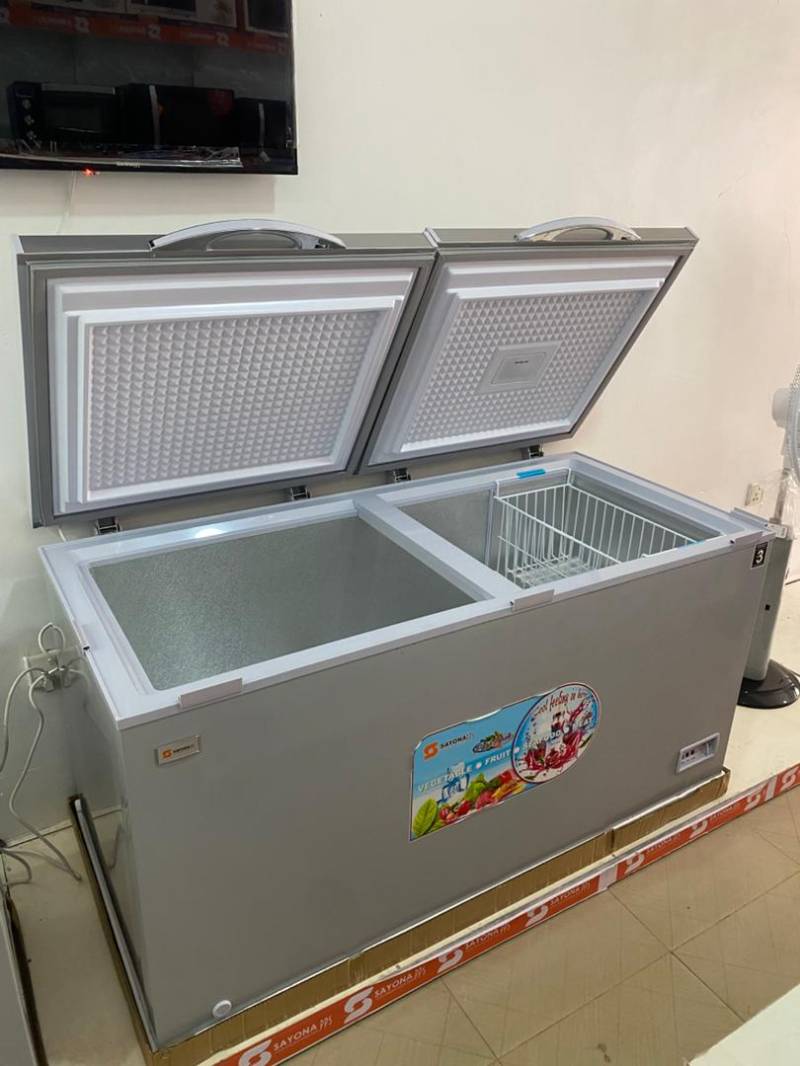 SALE. Freezer