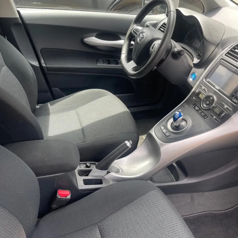 SALE. TOYOTA AURIS 2011 — photo 4