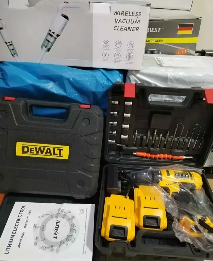 SALE. Dewalt 2battery drill — photo 2