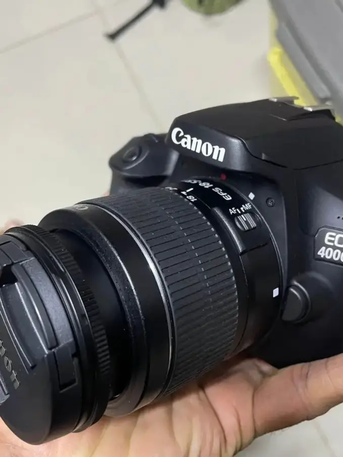 SALE. Canon eos 4000D