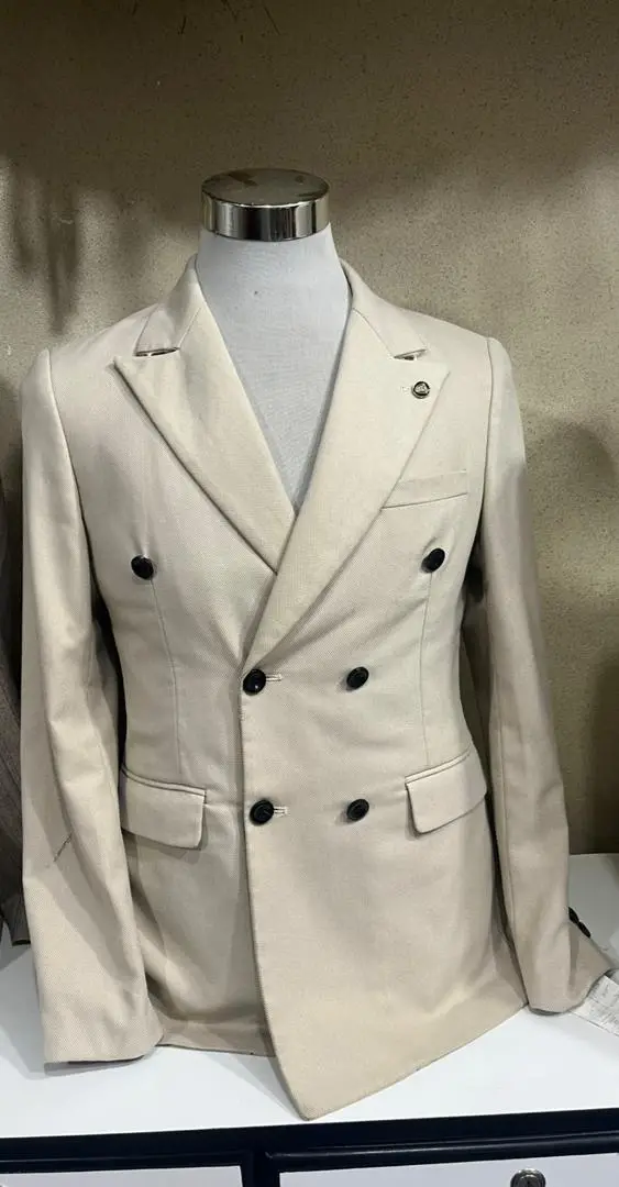 RENT. Suits
