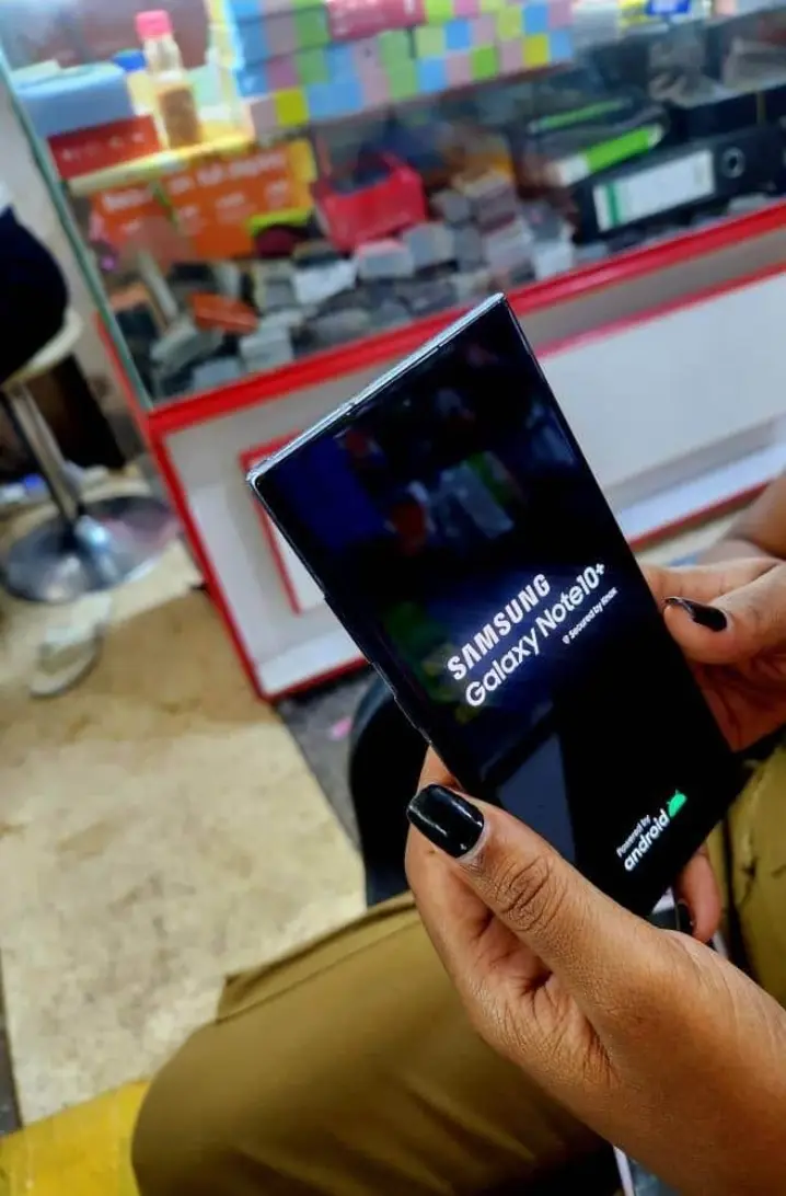 SALE. Smartphones — photo 2