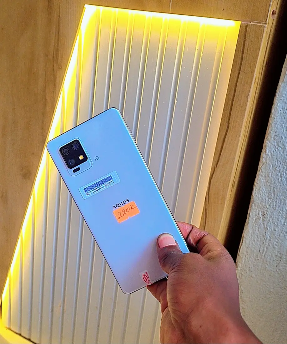SALE. Aquos zelo6